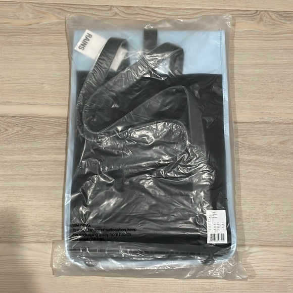 NWT Rains Rucksack Sky Color Backpack - Picture 4 of 5